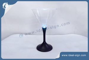 Illuminated cocktail cup