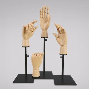 Customized hand mannequin for gloves