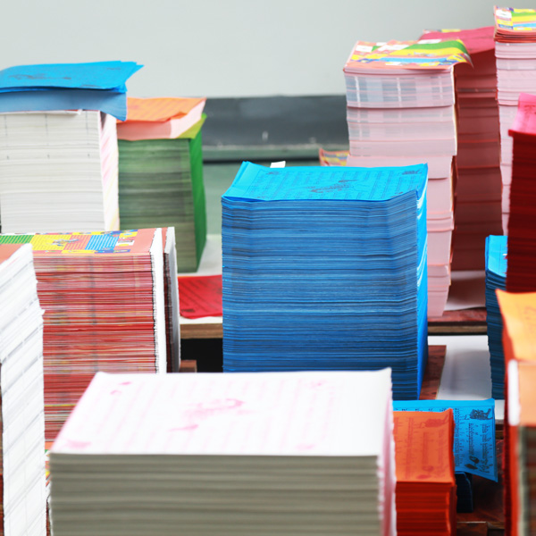 अच्छी गुणवत्ता वाले स्टोन पेपर पैकिंग बॉक्स चीन में निर्मित