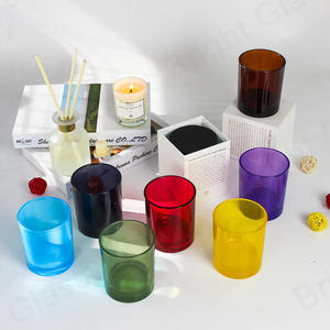 色彩缤纷的豪华空玻璃蜡烛罐，带金属盖，用于家居装饰