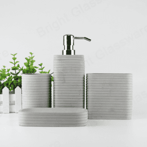 中国制造商灰色天然水泥化妆水泵瓶混凝土浴室配件套装 4 件