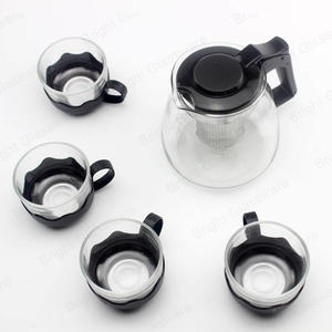 玻璃茶壶和杯子套装与不锈钢浸泡器为家庭用品