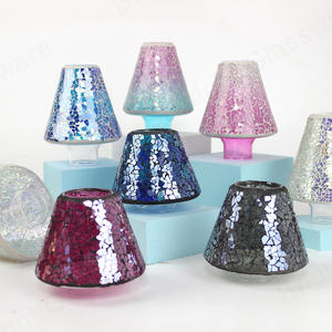 五颜六色的彩色玻璃马赛克灯罩，用于户外花园家居装饰