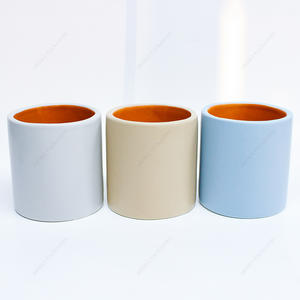 光滑表面圆形哑光喷雾彩色陶瓷蜡烛罐带盒子的免费样品