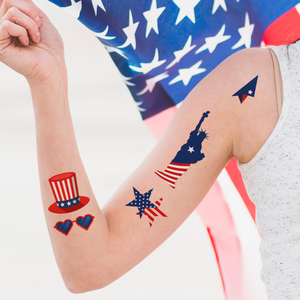 男性のためのクールなアメリカ国旗のタトゥー