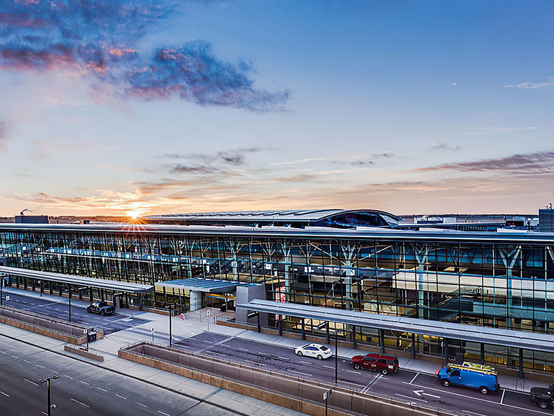 Aéroport international de Calgary, Canada