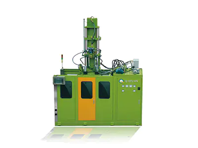 Vertical injection moulding machine for rubber