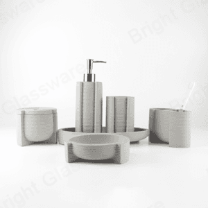 mode personnalisée personnalisée 6pcs accessoires de bain ensemble moderne accessoires de salle de bain lotion béton savon bouteille
