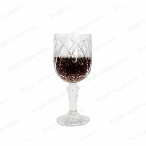 venta al por mayor máquina prensada novedad decorativo vintage agua y jugo copa de vino en relieve copas de vino