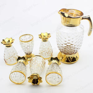 Forme d’écaille de poisson de luxe 7PCS Drinking Glass Water Jug Set Pichet de jus de fruits en verre avec 6 tasses Set