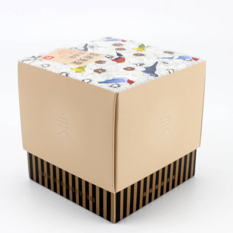Regalo de embalaje de nueces de papel kraft de grado alimenticio cuadrado de alta calidad con logotipo impreso