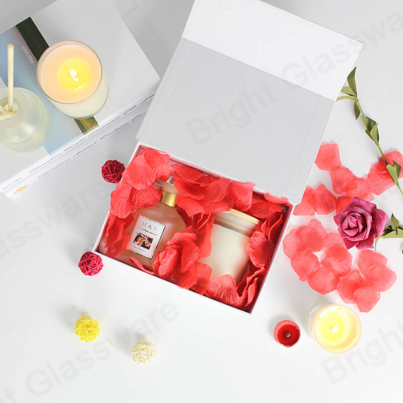 Venta al por mayor personalizada de lujo hogar fragancia perfumada vela lena difusor conjunto con palos y caja de embalaje