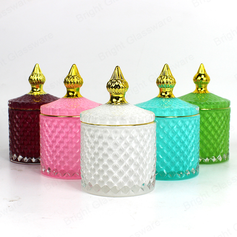 Venta al por mayor 230ml Multi Color Crystal Glass Geo Cut Geometric Candle Jar con tapa de borde de oro para decoraciones de bodas de fiesta