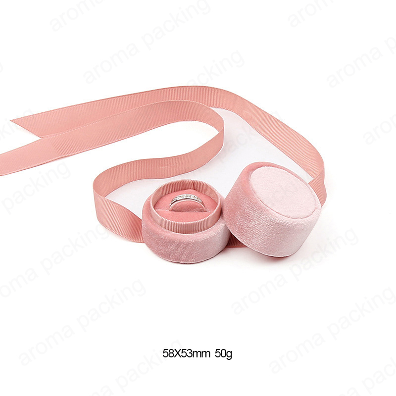 Boîte cadeau de petits bijoux Blush Pink Velvet Ring Box avec ruban de soie