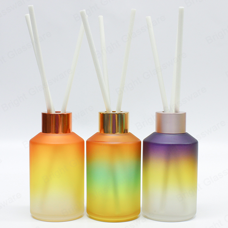 Difusor de vidrio de color degradado Frasco difusor redondo frascos con tapas doradas Set