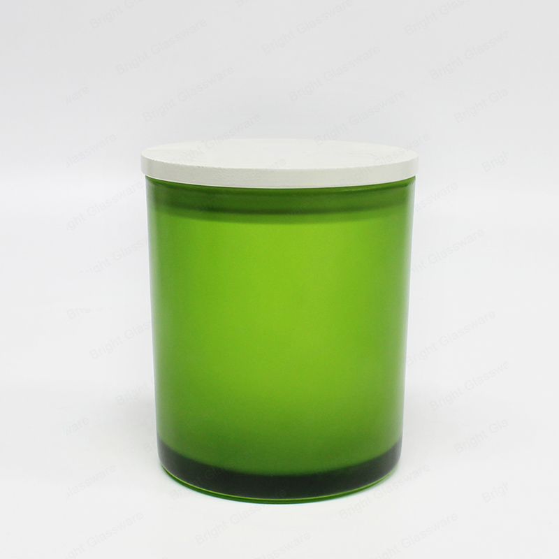 Vente en gros de pot de bougie en verre vert mat en verre mat en gros avec couvercle pour la fête