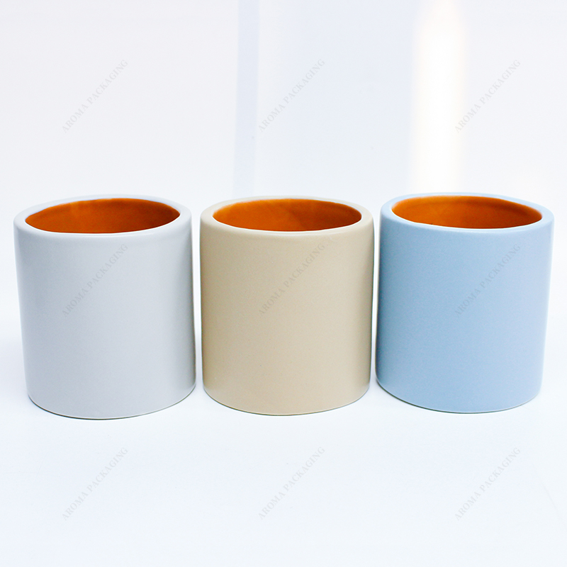 Échantillon gratuit pour surface lisse Round Matte Spray Color Ceramic Candle Jar avec boîte