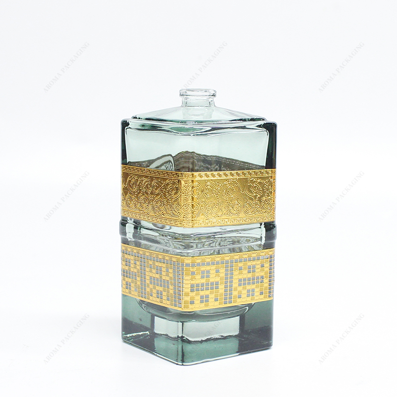 スキンケアのための無料サンプル100ml 120mlカスタムパターンクリアブラックガラス香水瓶