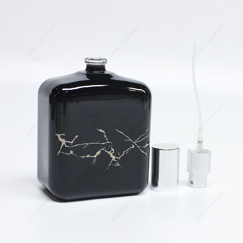 肌のための自由なサンプルのシルクスクリーンの熱い押す黒い正方形のガラス香水瓶