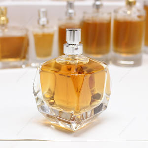 Muestra gratuita Octágono personalizado Forma de botella de perfume de vidrio para el cuidado de la piel