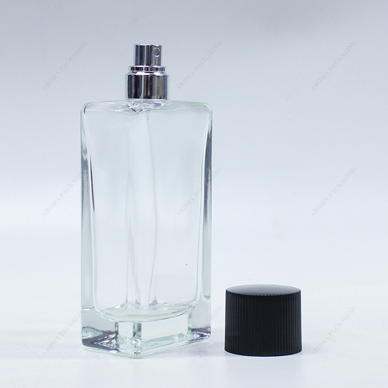 Fábrica de nuevos productos 100ml cuadrado botella de perfume de vidrio GBC224 con tapa negra