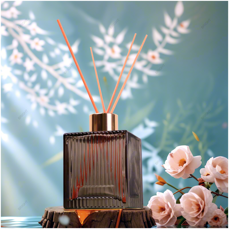 Free Sample Luxury Stripe Square Glass Diffuser Bottle with Fiber Sticks