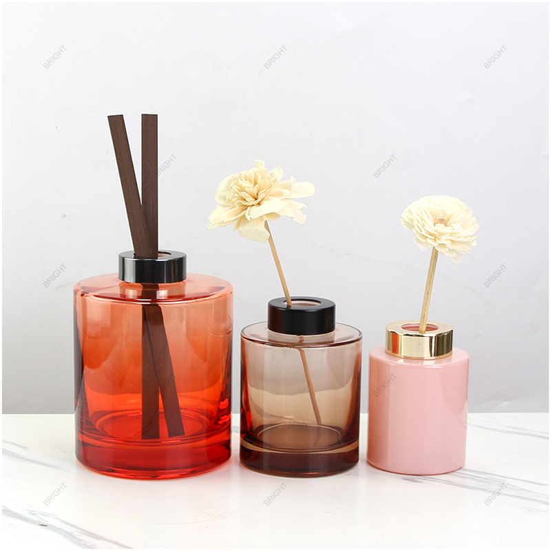 Free Sample Luxury Round Glass Diffuser Bottle With Fiber Sticks And Lid