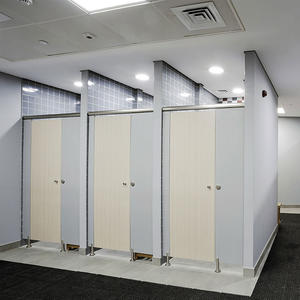 The public restroom stall not only plays the role of a single room, but the control of material, size and distance also affects the overall decorative aesthetics to a certain extent.