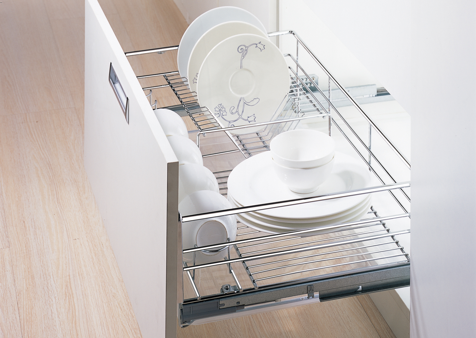 Cabinet pull out baskets with soft-closing for kitchen