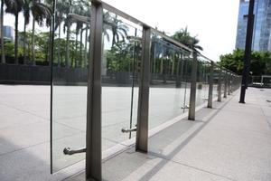 Hot Sale 10mm Clear Monolithic Tempered High Quality CE Standard Walkway Handrails Glass