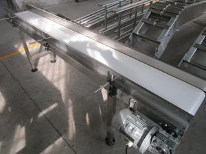 The custom-made  white conveyor belt is wear-resistant and durable.