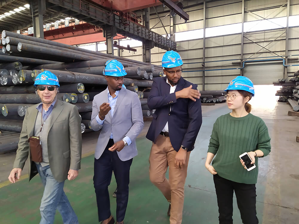 Clients from Africa came for visiting-API 5L line pipe projects.