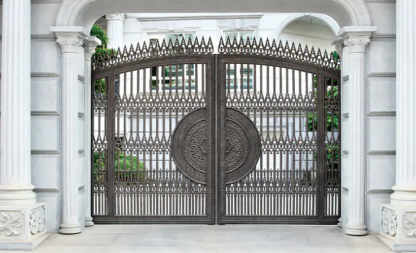 Embracing Modern Luxury: The Elegance of Cast Aluminum Gates in Villa Selection