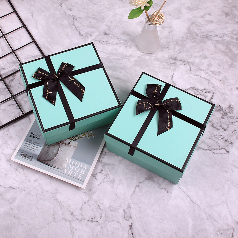 Factory Luxury Reusable Green Grey Paper Boxes For Gifts Packaging With Ribbon