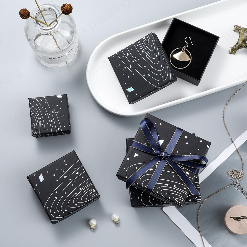 Luxury Black Flip-Top Box Delicate Jewelry Box Packaging For Gift Giving