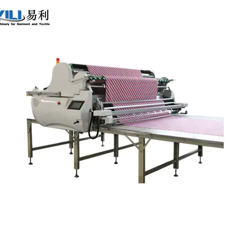 Knitted and woven automatic fabric spreading machine