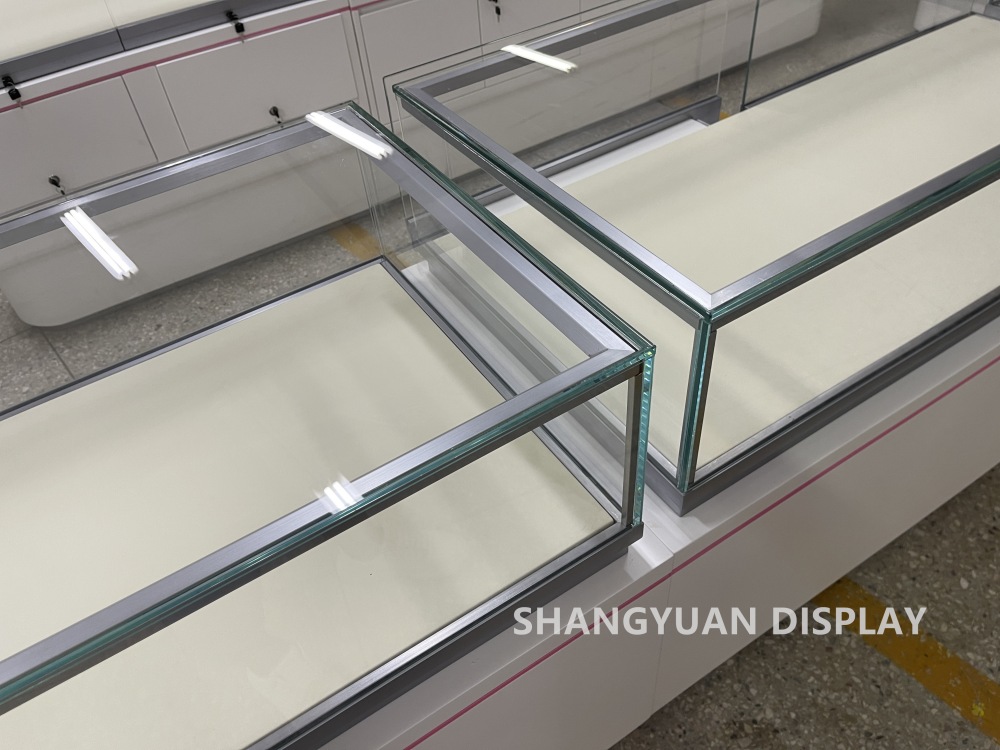 jewelry display showcase
