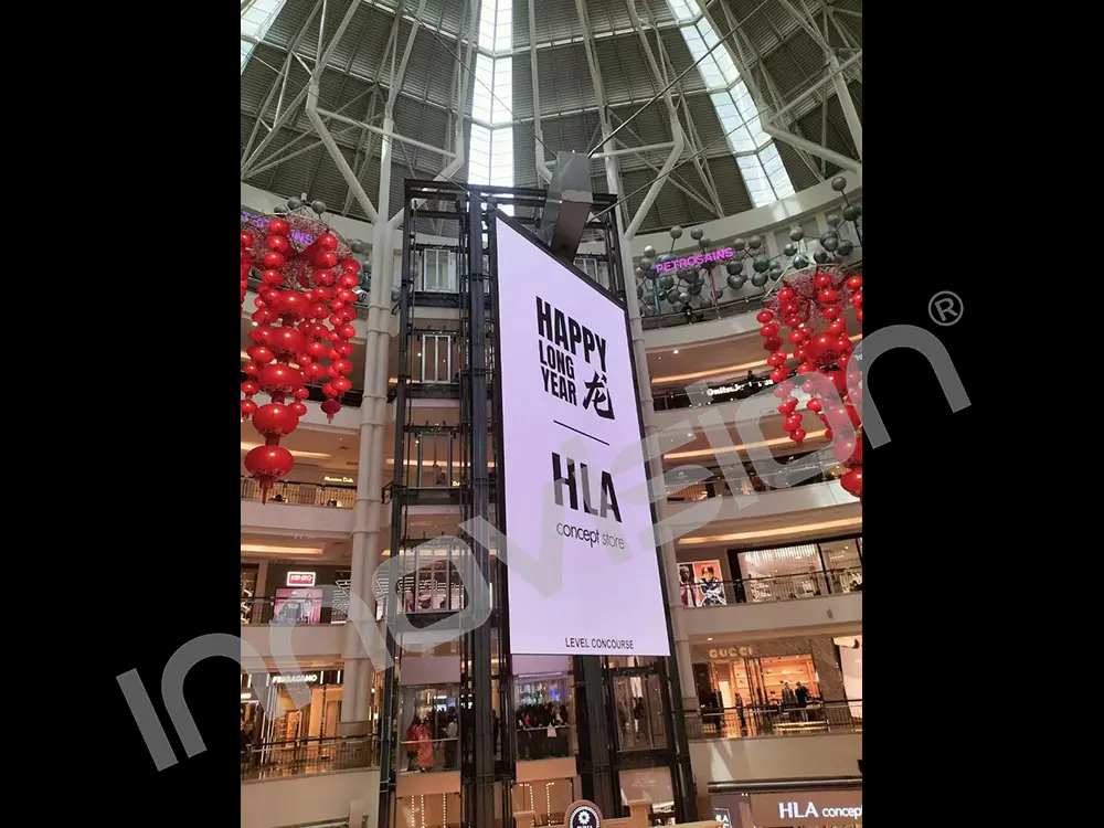 P1.53 LED indoor high resolution Double-sided led screen installed in the mall