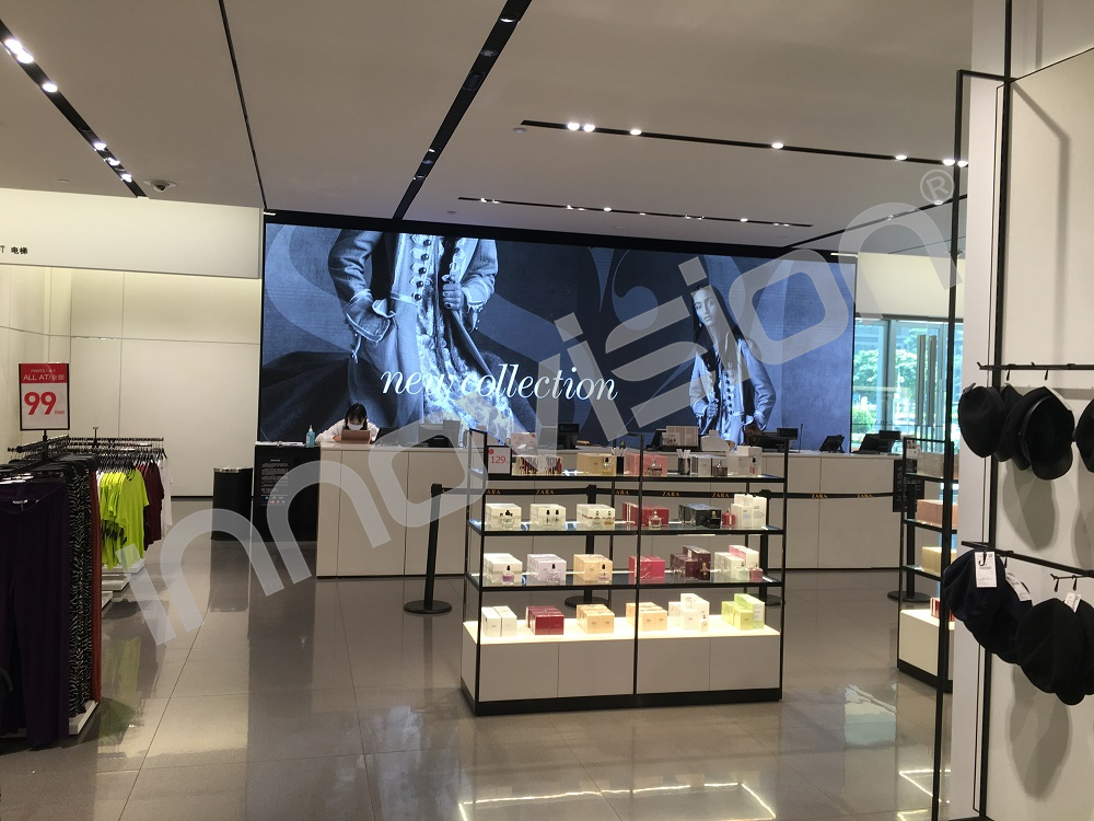 P1.86 LED indoor HD Display high resolution screen installed in ZARA chain shops 