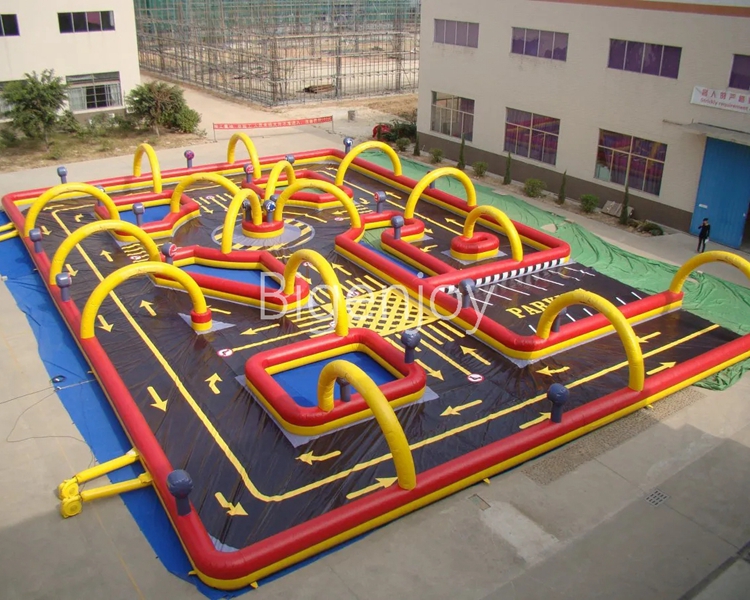 bumper cars and use a inflatable perimeter Big inflatable race track for bumper car