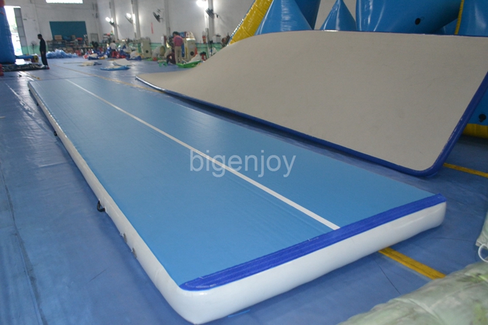 Custom Air Track 6m*2m*0.2m Gymnastics Air Track Mats For Kids